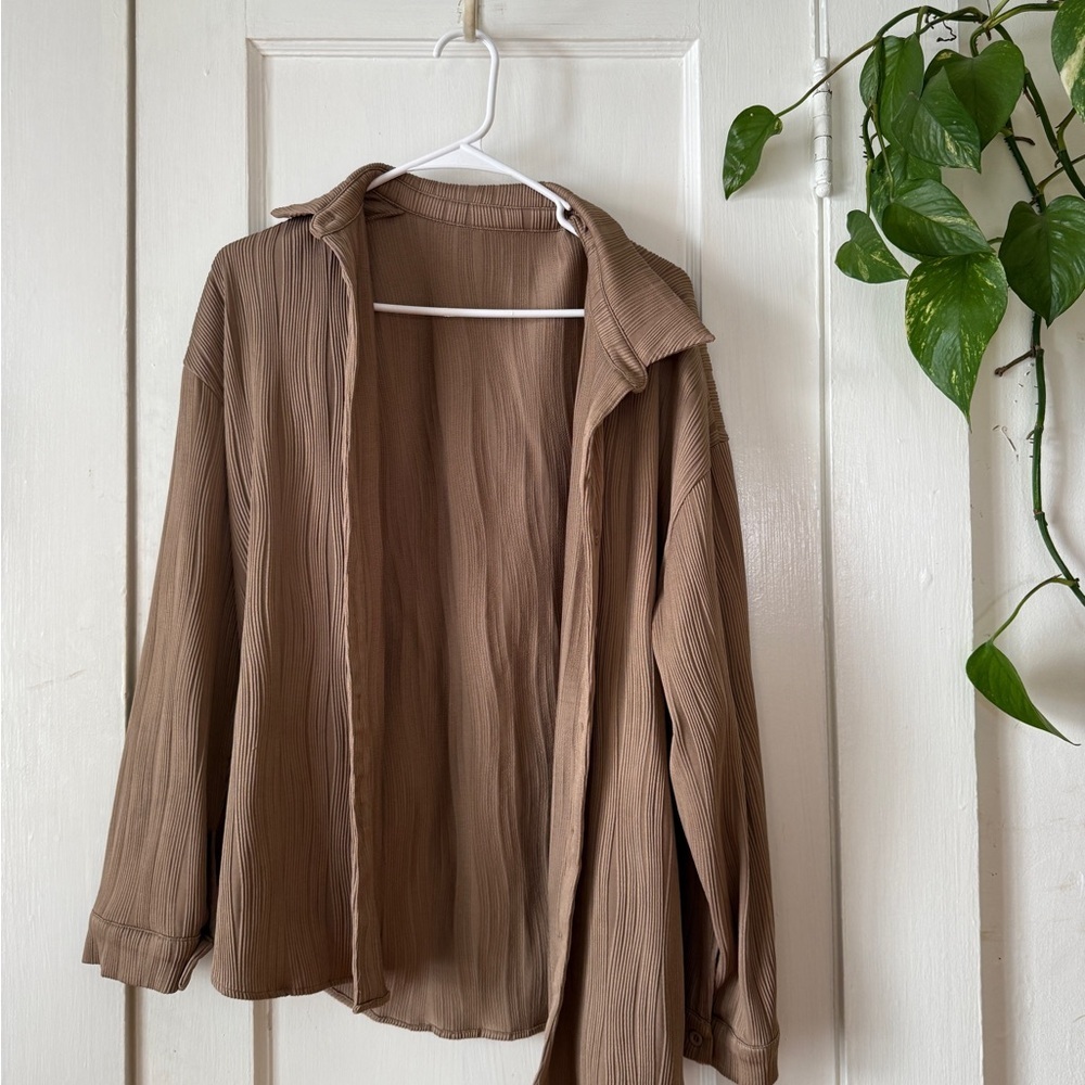 Dazy size XL Tan Long Sleeve Top